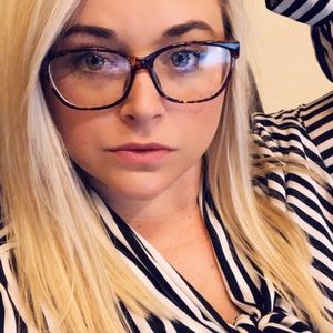 Meet your Posher, Liz